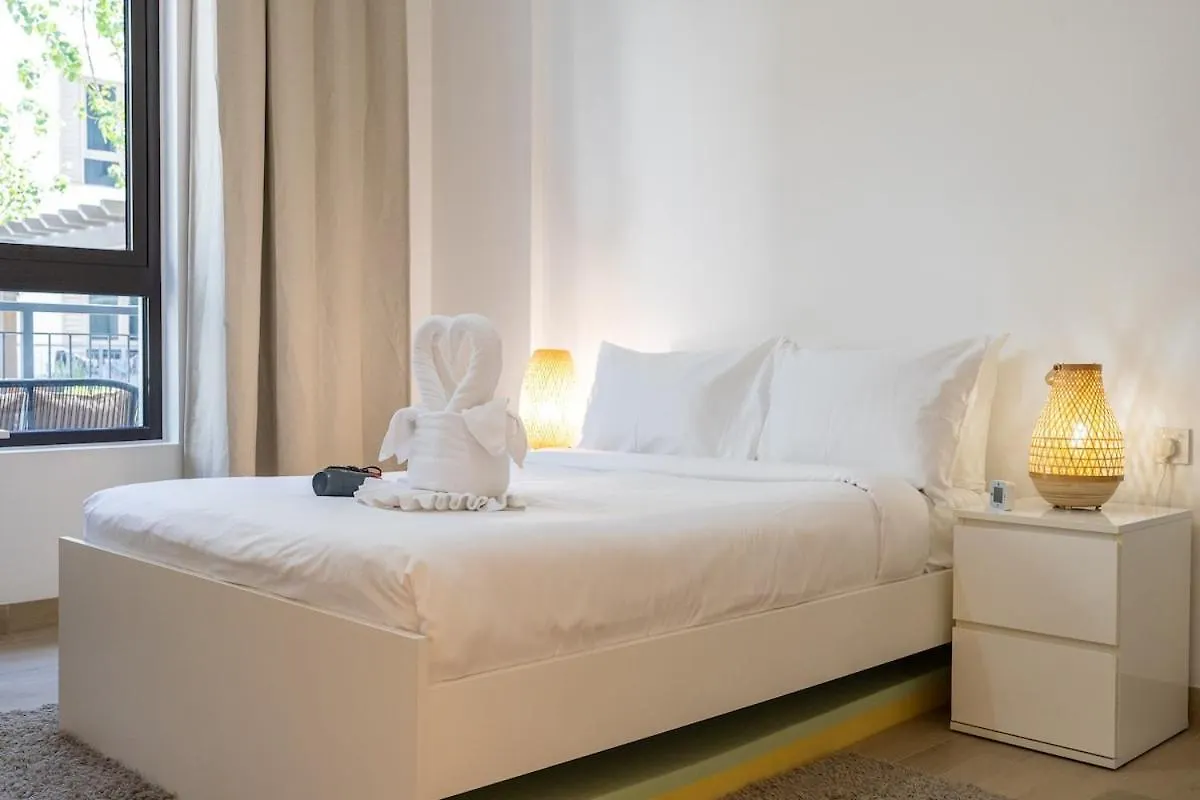Peaceful 1-Bedroom Apartment In Port De La Mer With Serene Garden Views! Dubai 0*,  Emirados Árabes Unidos